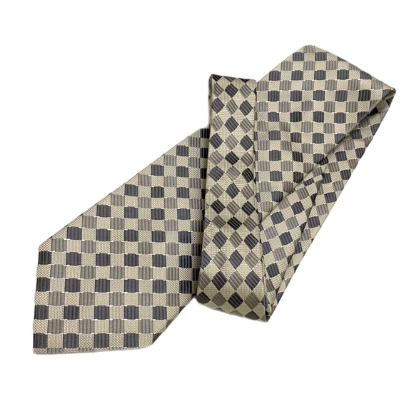 Van Heusen Silk Tie Hand Made Stain Resistant Tipped Pull String Bar Tac - Picture 1 of 11